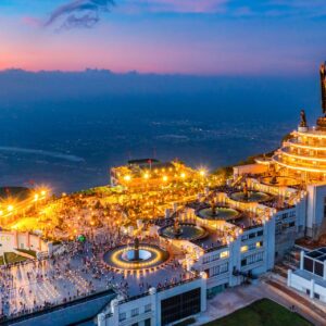 Thuê Xe Tây Ninh Đi Sài Gòn Có Tài Xế