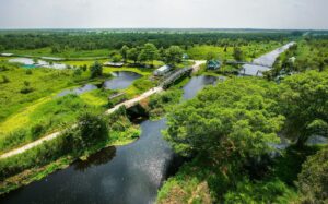 Thuê xe du lịch tại U Minh Thượng